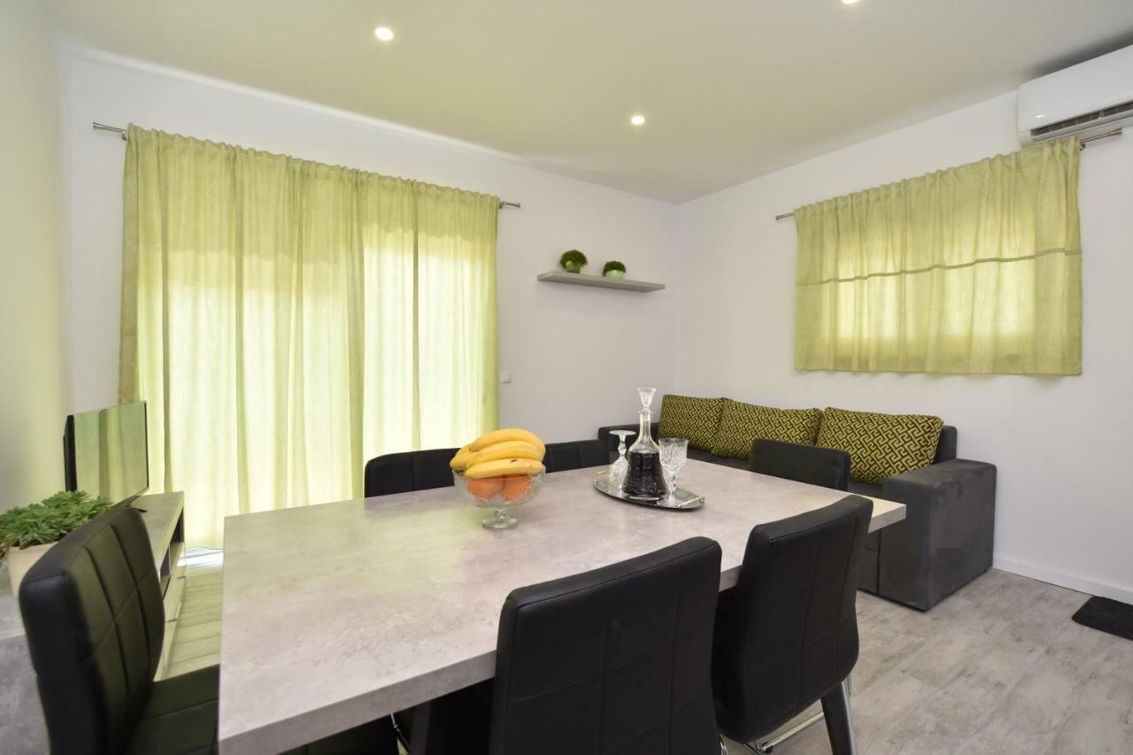 Apartmani Iva&Ante Dugi Rat Exterior foto