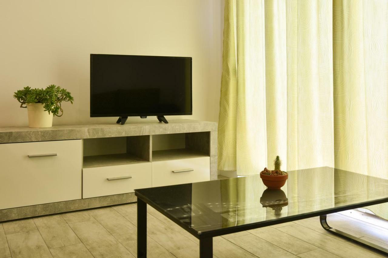 Apartmani Iva&Ante Dugi Rat Exterior foto
